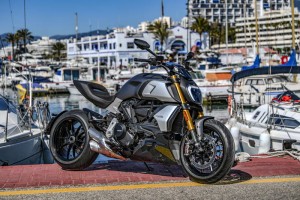 Review-Ducati-DIAVEL 1260 S STATIC _3