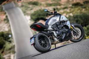Review-Ducati-DIAVEL 1260 S STATIC _4