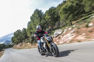 Review-Ducati-Diavel-1260-S-Pon_4_resize