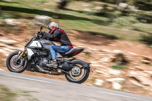 Review-Ducati-Diavel-1260-S-Pon_5_resize