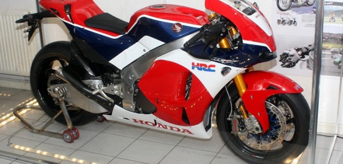 honda-rc213v-s-n002-ebay-002
