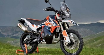 2020-ktm-790-adventure-r-rally-edition-01