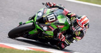 สื่อนอกวิเคราะห์ Jonathan Rea อาจไม่ได้ล้มใน Suzuka8hrs 2019 เพราะน้ำมันเครื่อง แต่ล้มเพราะความผิดพลาดของตนเอง Rea-2019-Suzuka_8Hrs