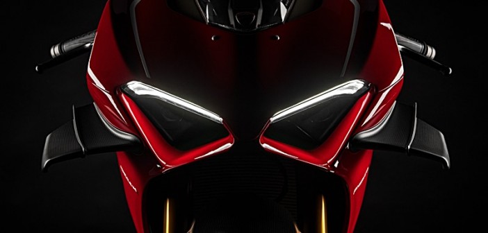 2019-ducati-panigale-v4r-front-shadow-01