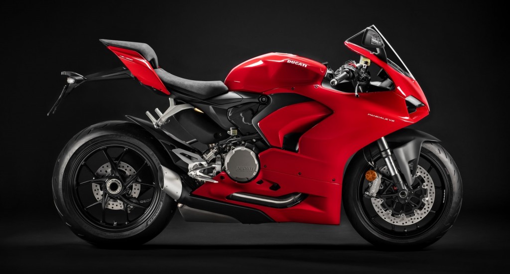 2020-ducati-panigale-v2-01