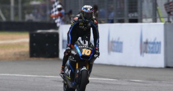 “ลูก้า มารินี” ขับเคลื่อนพลังเครื่องยนต์ไทรอัมพ์ คว้าชัยชนะครั้งแรก Moto2 พร้อมสร้างสถิติต่อรอบใหม่ในการแข่งขัน ณ สนามช้าง อินเตอร์เนชันแนล เซอร์กิต บุรีรัมย์ Marini, Wins, Thailand Moto2 race 2019