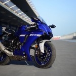 Review-2020-Yamaha-YZF-R1-Cover2
