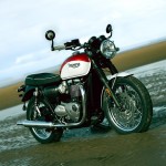 2020-triumph-bonneville-t100-t120-bud-ekins-edt-09