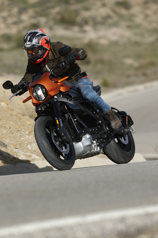Review-Harley-Davidson-Livewire-Pon_3