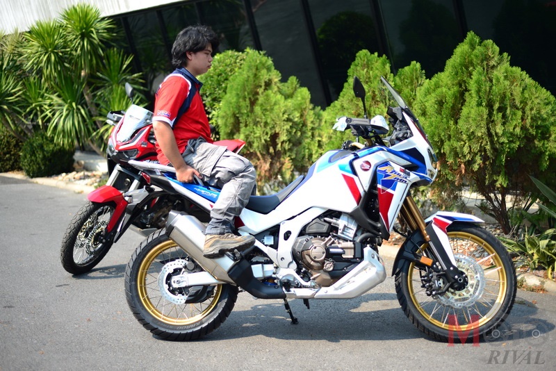 2020-Honda-AfricaTwin-1100-Adventure-Sports-Ride-Postiion_2