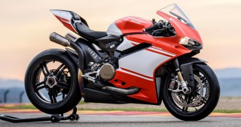 2017-ducati-1299-superleggera-bg-03