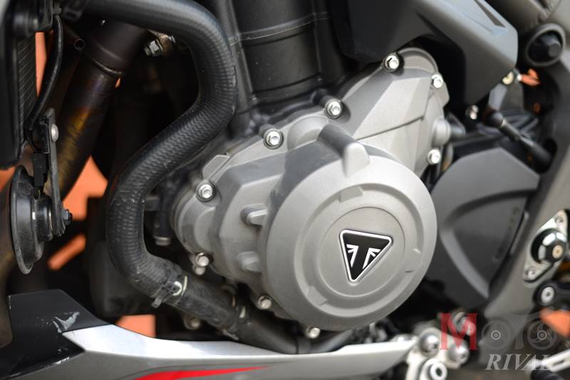Review-2020-Triumph-Street-Triple-RS_Engine2