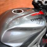 Review-2020-Triumph-Street-Triple-RS_Tank