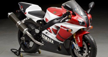 เปิดสเป็ค Yamaha YZF-R7 (OW02) ตัวแข่ง WSBK ในตำนานก่อนกลายร่างใหม่วางขุมกำลัง CP2