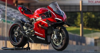 Ducati หวังต่ออายุมอเตอร์ไซค์เครื่องยนต์สันดาปภายใน ด้วย “น้ำมันเชื้อเพลิงสังเคราะห์” ducati-superleggera-v4-ambience-pic-02