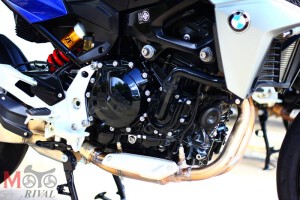 2020-bmw-f900r-review-03