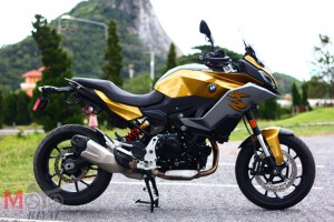 2020-bmw-f900xr-review-14