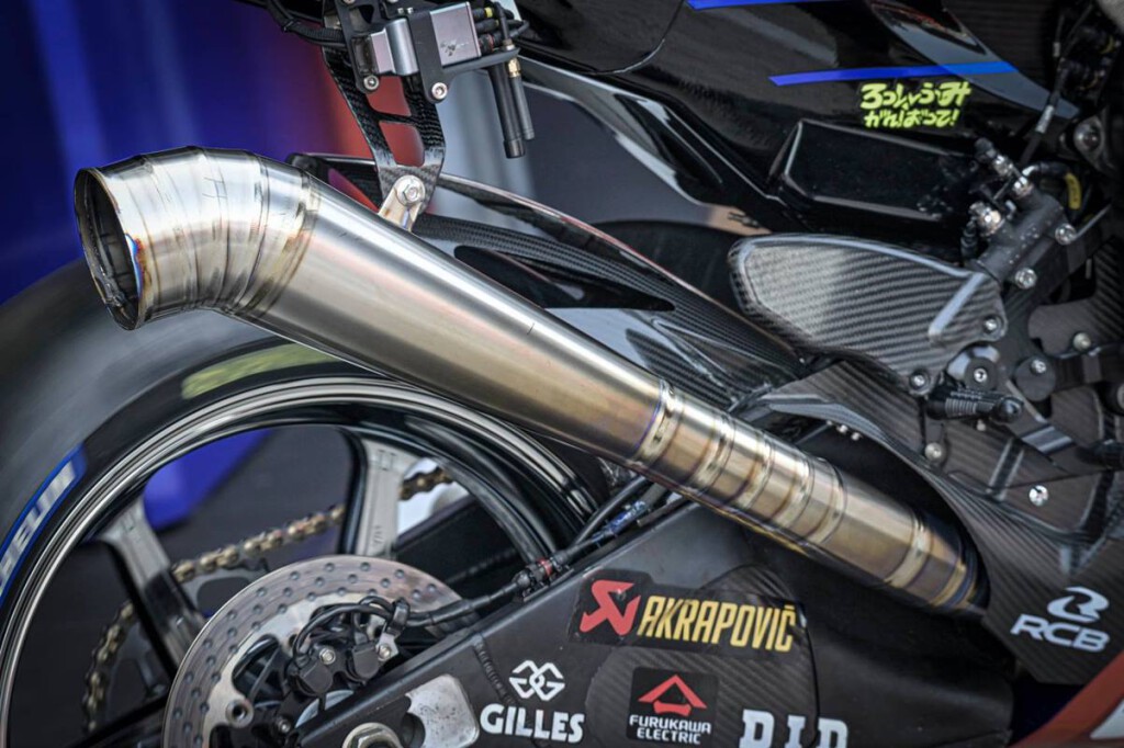 2020-yamaha-yzr-m1-long-exhaust-misano-03