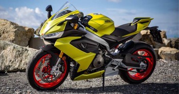 Aprilia เตรียมประกาศรีคอลล์ RS660 / Tuono 660 พร้อมแก้ปัญหาด้วยการ “เปลี่ยนเครื่องยนต์ให้ใหม่ทั้งลูก” 2021-aprilia-rs660-official-production-02