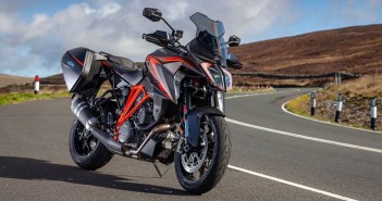 All-New KTM 1290 Super Duke GT โผล่ร่างโปรโตไทป์แล้วก่อนเปิดตัวจริงเร็วๆนี้ 2019-ktm-super-duke-gt-01
