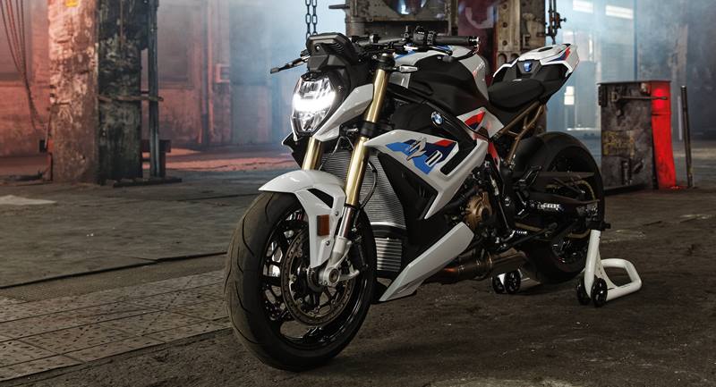 2021-bmw-s1000r-official-01