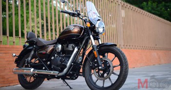 5 เหตุผล ทำไมต้องเลือกมอเตอร์ไซค์สไตล์ครุยเซอร์ Review-Royal-Enfield-Meteor-350-SuperNova-Cover