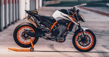 2020-ktm-890-duke-r-track-001