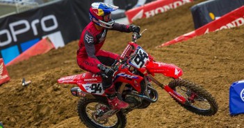 ken-roczen-crf450r-lead-ama-supercross-2021-001