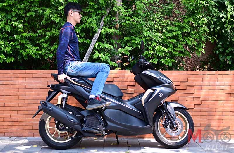 2021-Yamaha-Aerox-155-Ride-Position2