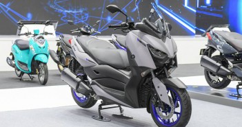 2021-Yamaha-Xmax300 (2)