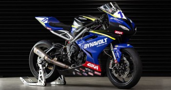 2021-triumph-street-triple-765-rs-dynavolt-team-004