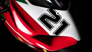 2022-Ducati-Panigale-V2-Bayliss-012
