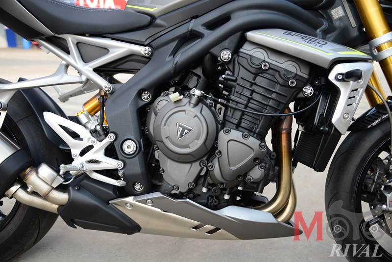 Review-Triumph-Speed-Triple-1200-RS (12)