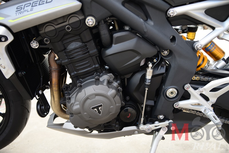 Review-Triumph-Speed-Triple-1200-RS (13)