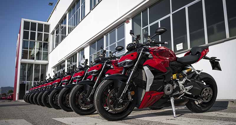 Ducati-Streetfighter-V2-Factory