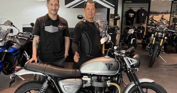 อ.เฉลิมชัย ขี่ StreetTwin EC1 Triumph-Streettwin-ec1-chalermchai-Central-BKK