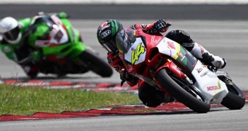“ชิพ-มุกข์” ตั้งเป้าคว้าโพเดียม ARRC ที่อินโดนีเซีย วีคนี้ Mook-44-CBR250RR-2023